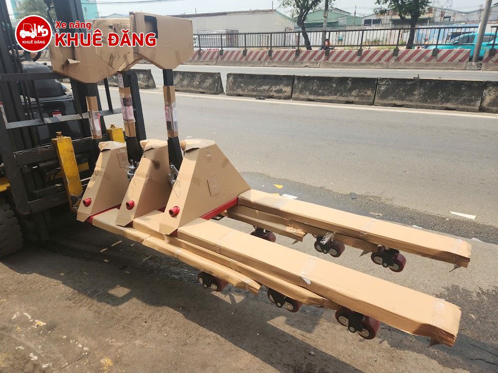 Xe nâng tay 3 tấn tại Công ty Khuê Đăng Bình Tân, TPHCM