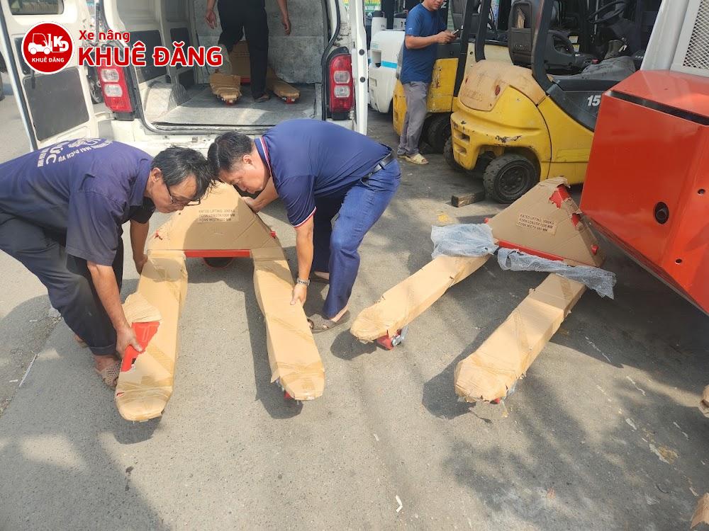 xe nâng tay mới tại Bình Tân