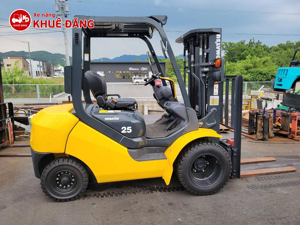 Xe nâng dầu 2.5 tấn Komatsu