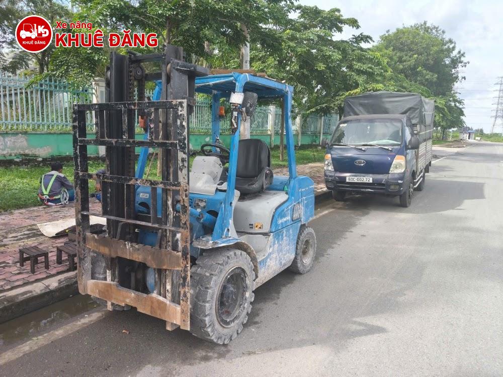 Sửa khung xe nâng tại KCN Tân Tạo, Bình Tân (2)