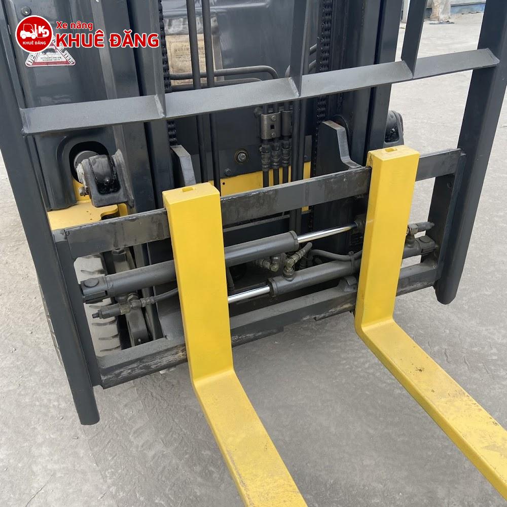 xe nâng gắn bộ dịch càng