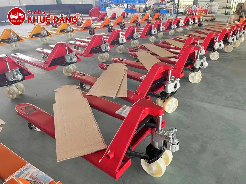 Xe nâng tay thấp bánh nylon