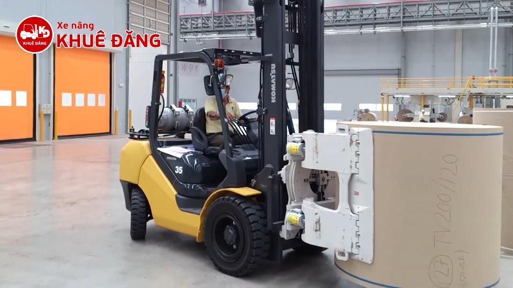 Xe nâng kẹp giấy tròn