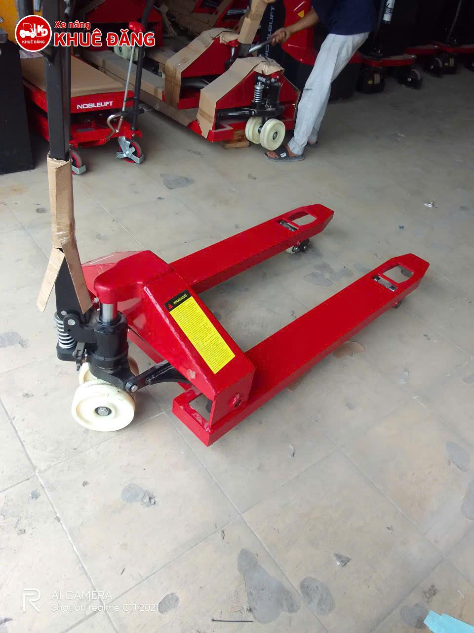 XE NÂNG TAY CKB50- 5000KG, NOBLELIFT, CÀNG RỘNG, BÁNH PU ĐÔI, MỚI 100% (3)