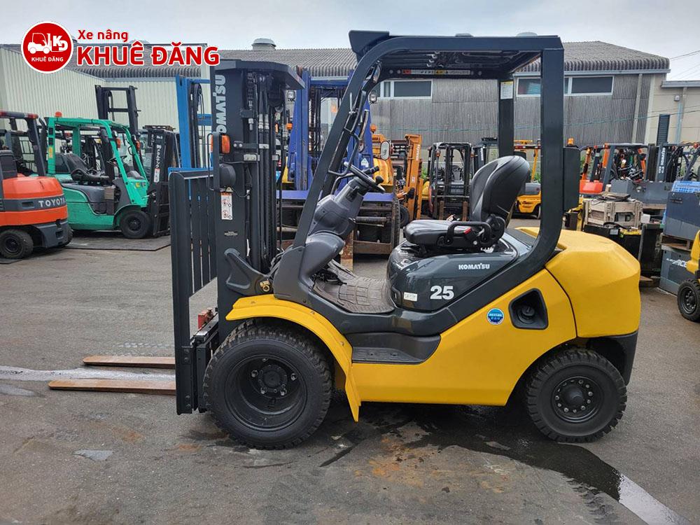 xe nâng dầu 2.5 tấn Komatsu Nhật Bản