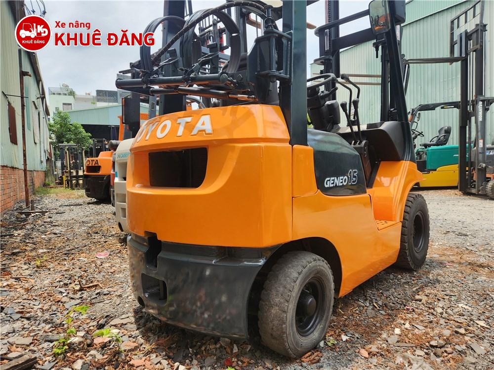 Phần sau xe sau khi được sơn mới