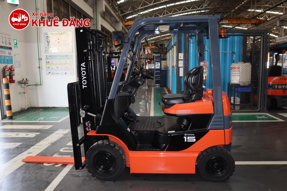 Xe nâng điện 1.5 tấn Toyota Nhật Bản
