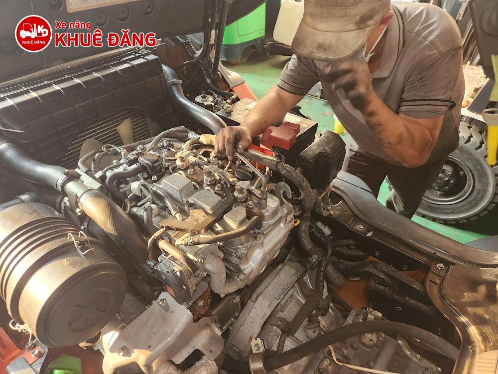 Động cơ Toyota 1ZS trên xe nâng dầu Toyota 02-8FD25