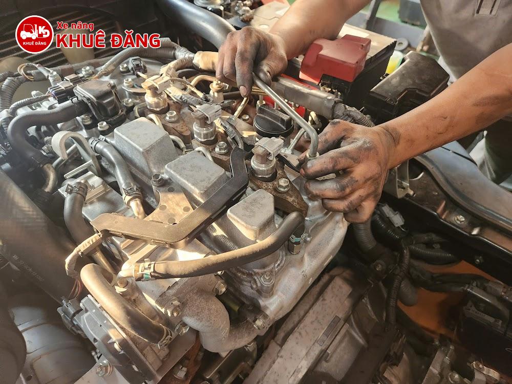 sửa xe nâng dầu 2.5 tấn Toyota 8FD25 tại Tân Tạo, TPHCM