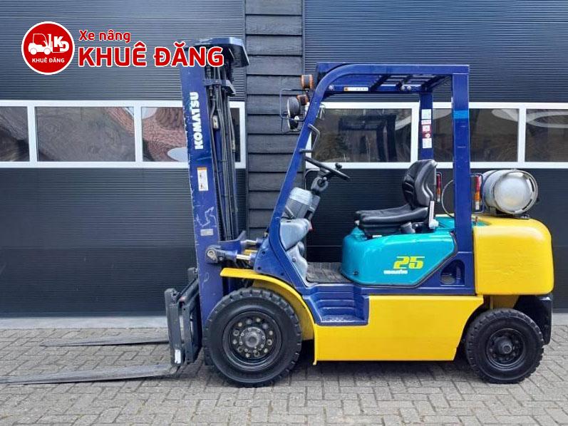 Xe nâng xăng Komatsu