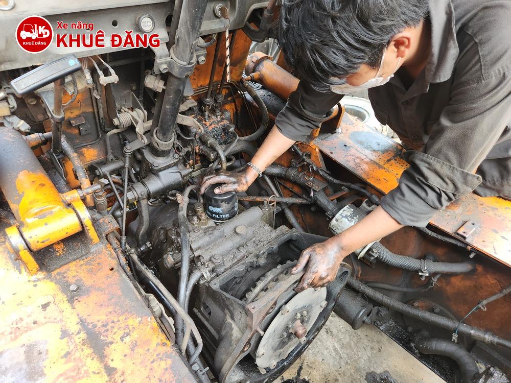Sửa chữa, bảo dưỡng xe nâng dầu Toyota tại Bình Tân