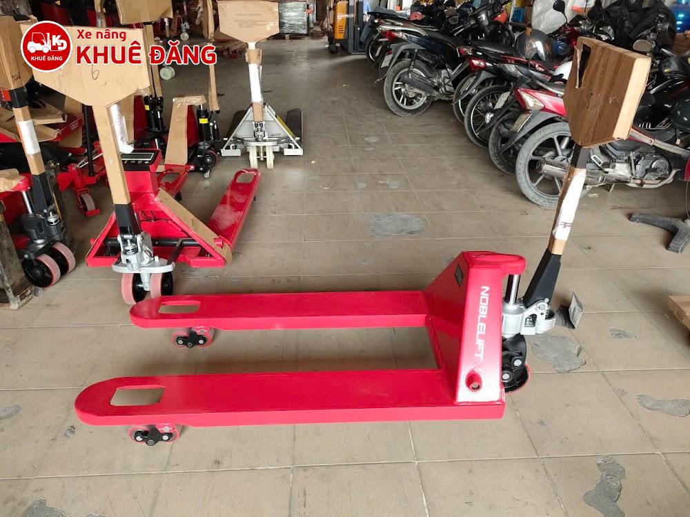XE NÂNG TAY CKB50- 5000KG, NOBLELIFT, CÀNG RỘNG, BÁNH PU ĐÔI (2)