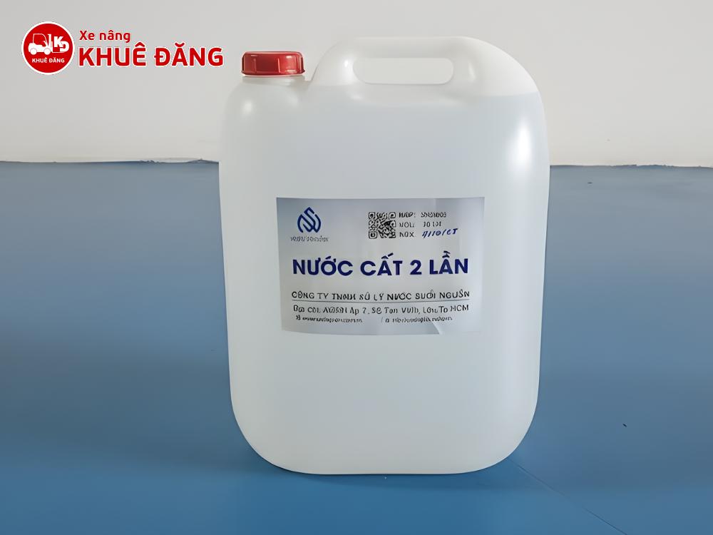 Nước cất 2 lần cho bình điện xe nâng, can 30 lít
