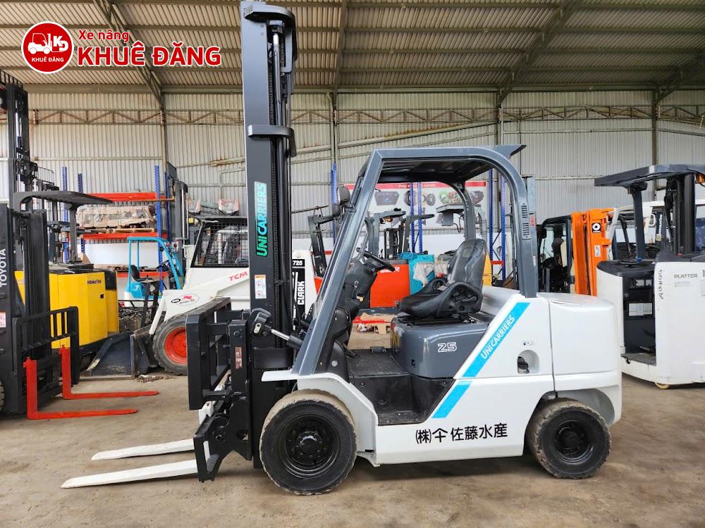 Xe nâng dầu 2.5 tấn Unicarriers có gật gù (2)