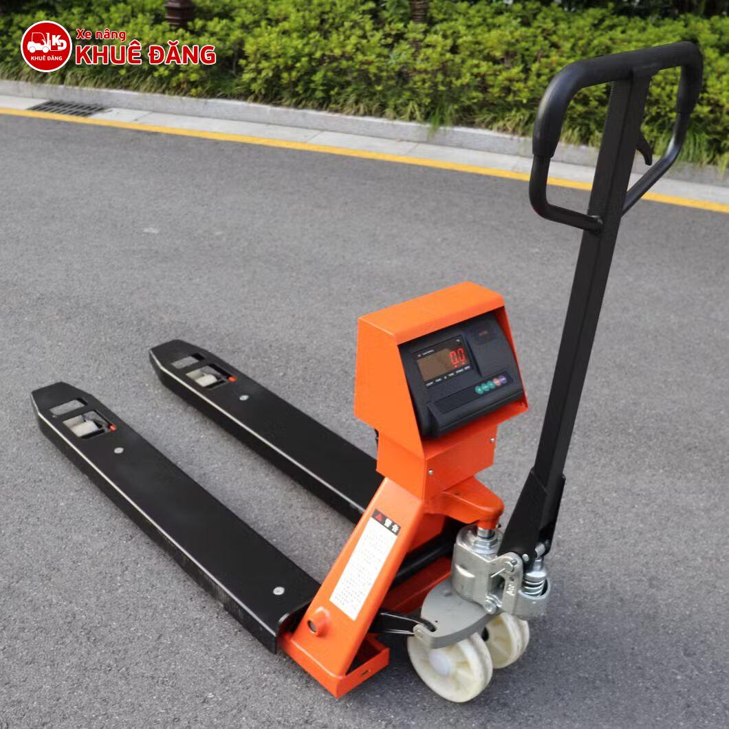 Xe nâng tay pallet có cân