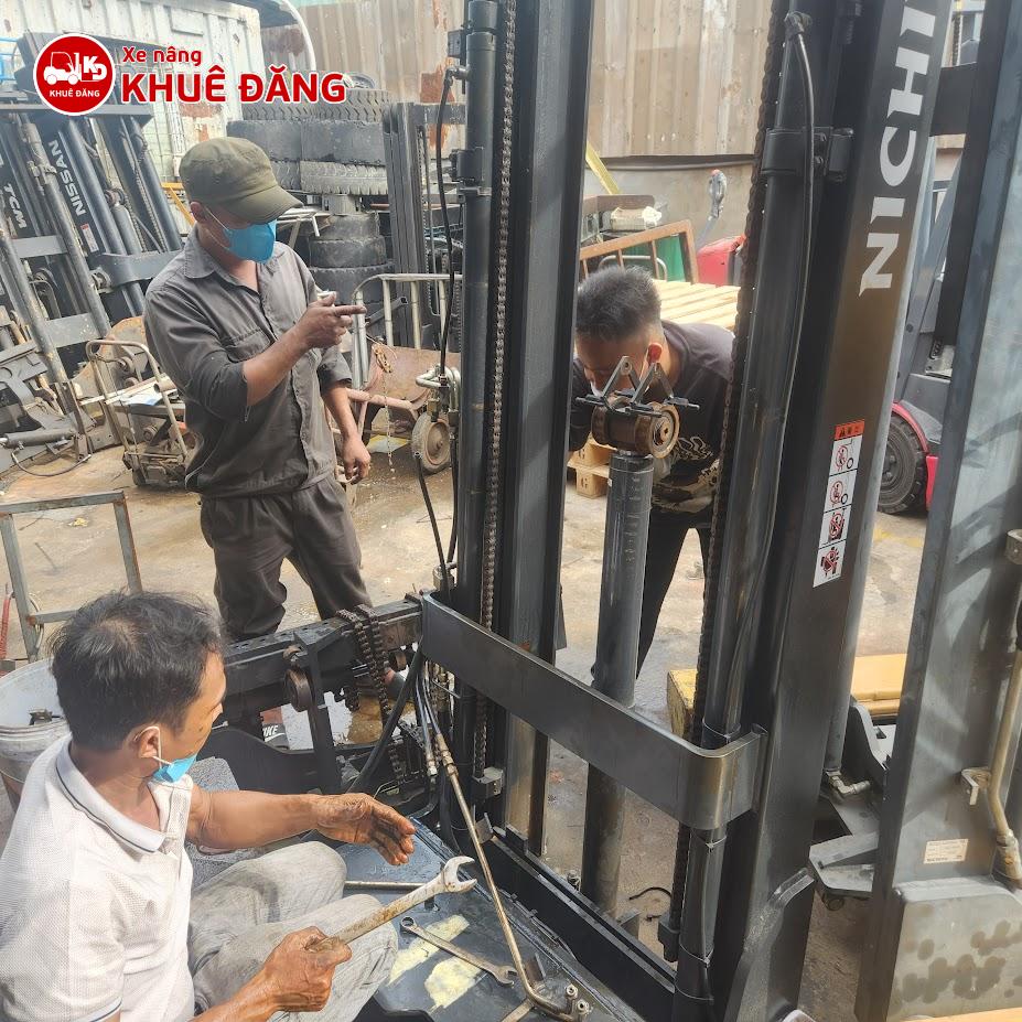 Sửa hệ thông thủy lực xe nâng điện đứng lái Nichiyu