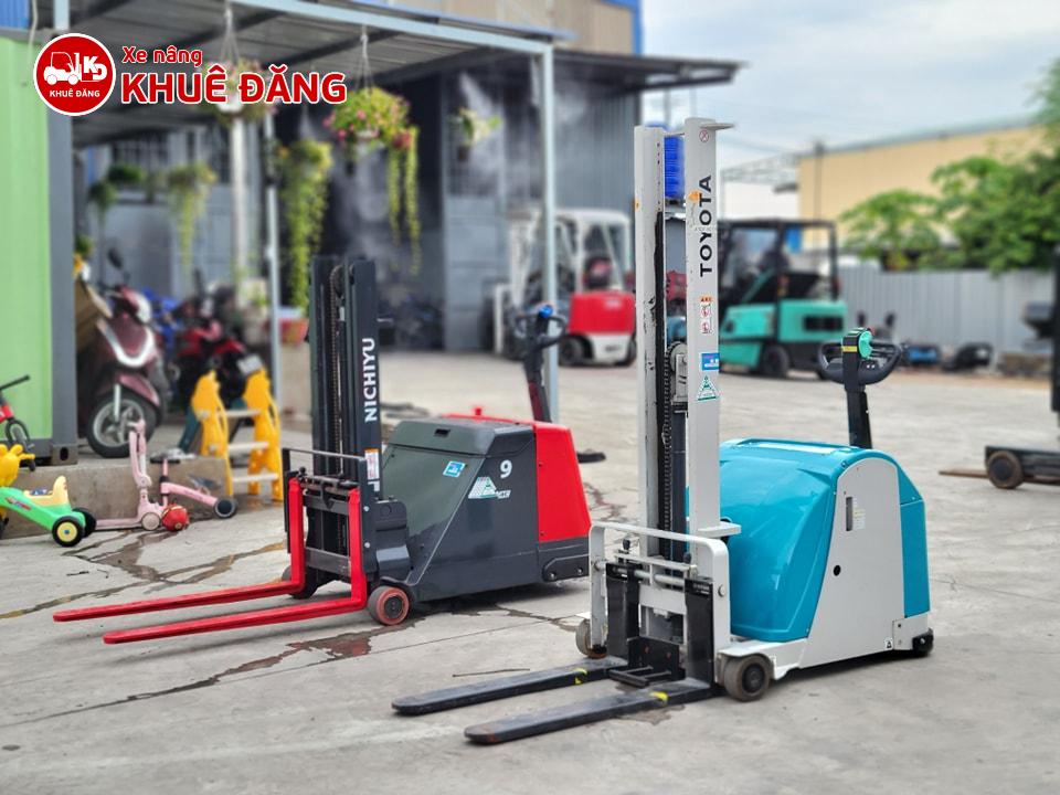 Chuyên mua bán xe nâng điện 1 tấn cũ Nhật Bản