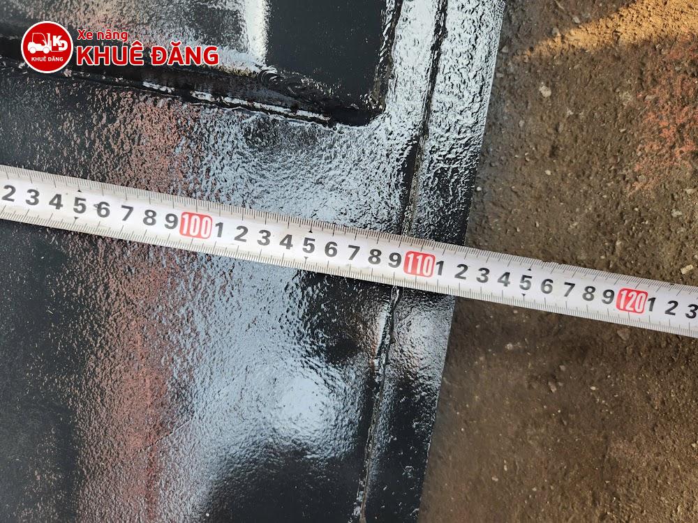Chiều dài gầu là 1m1