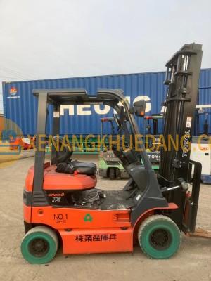 Xe nâng điện ngồi lái 1500kg Toyota 7FB15