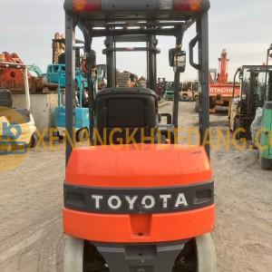 Xe nâng điện ngồi lái 1500kg Toyota 7FB15