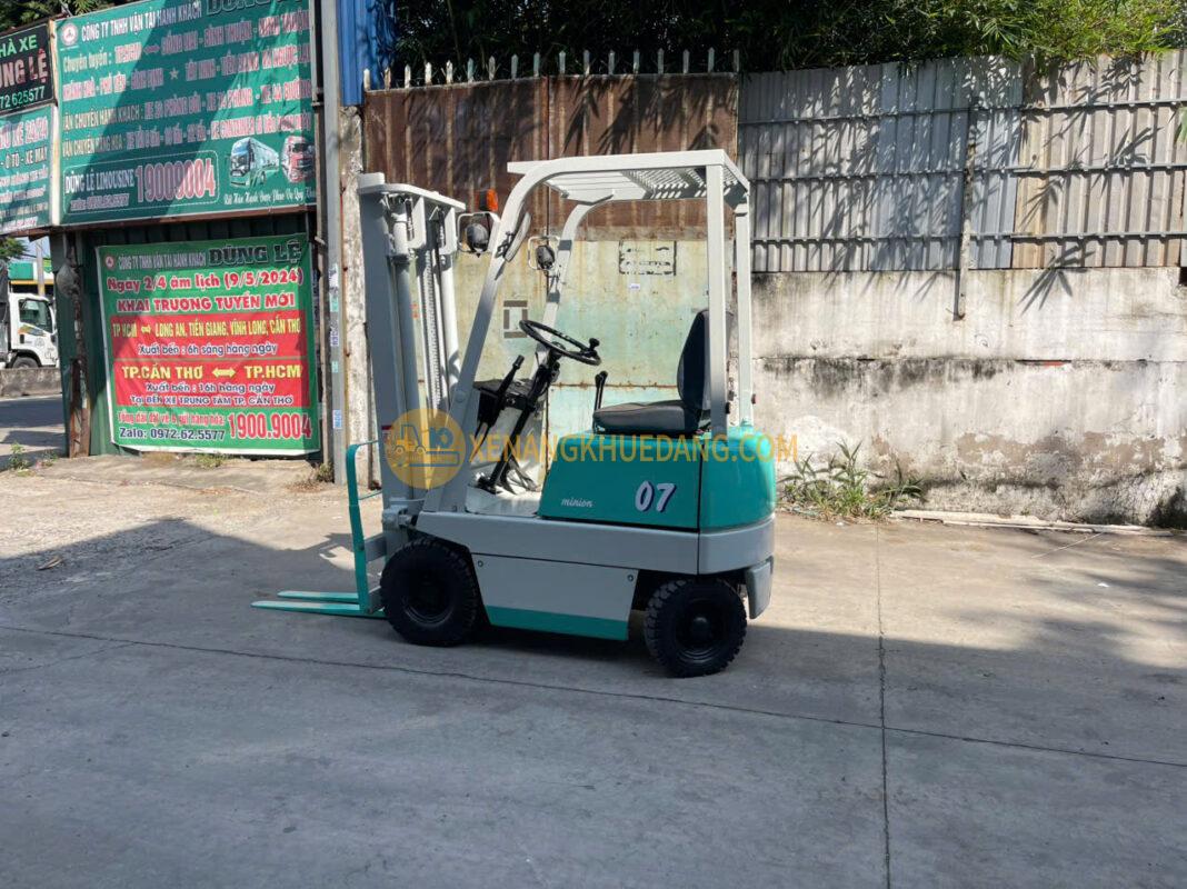 Xe nâng điện mini 700kg KOMATSU fb07-3 (1)