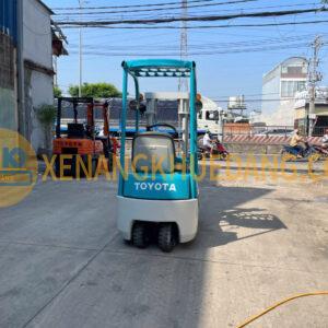 Xe nâng điện 500kg TOYOTA (1)