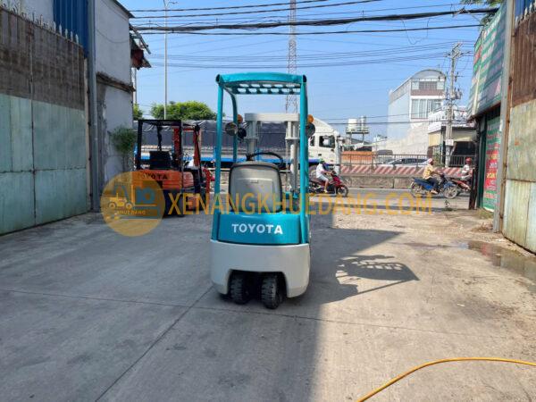 Xe nâng điện 500kg TOYOTA (1)