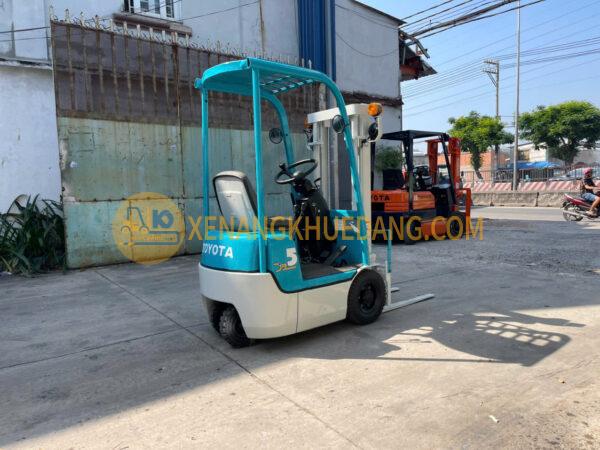 Xe nâng điện 500kg TOYOTA (1)